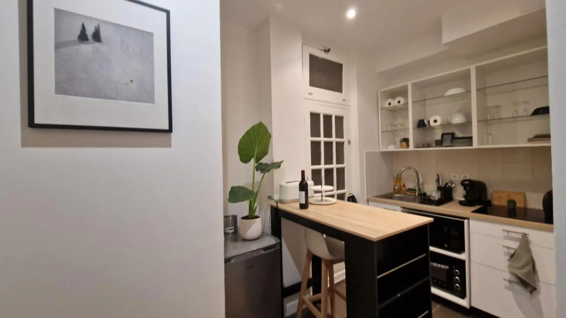 Center,Mantic And Fantastic Appartement, 1 Minute Metro ,Close To Eiffel Tour And Louvre Meusm