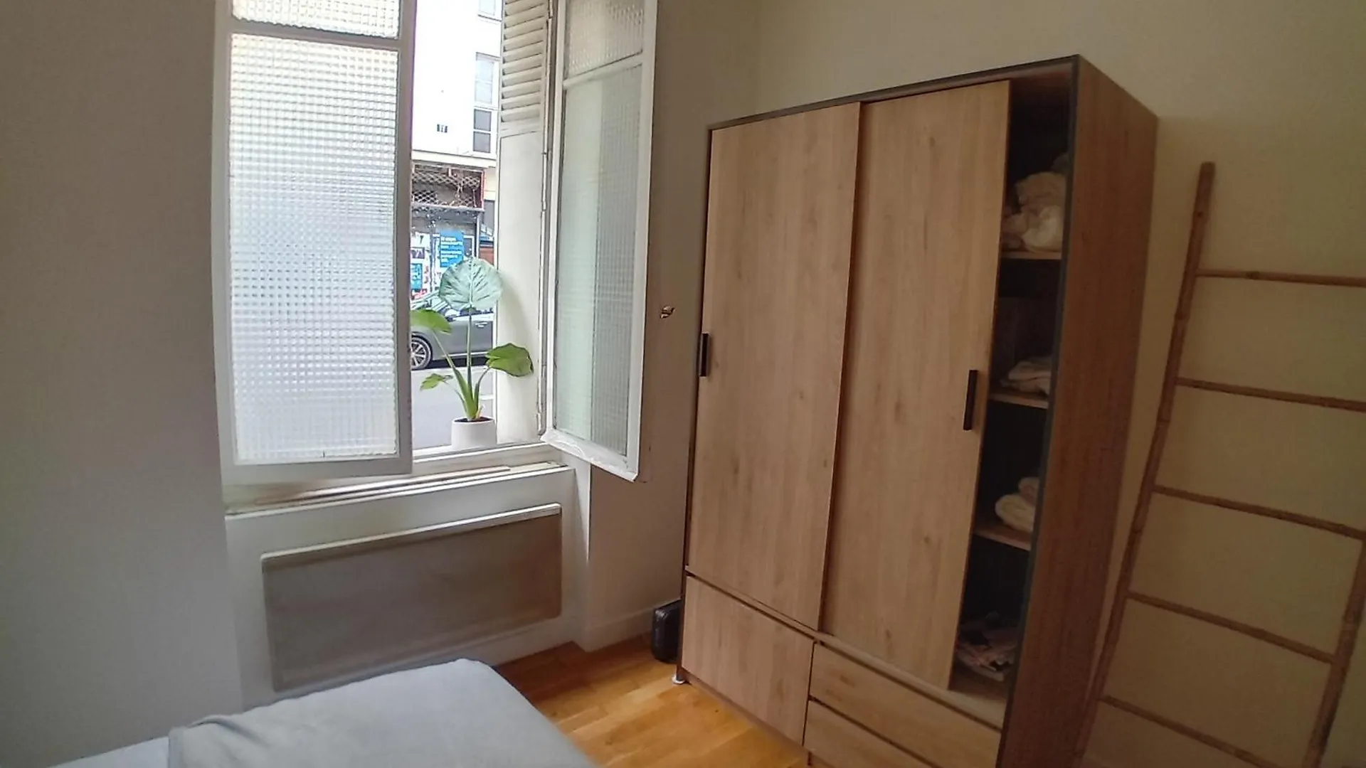Center,Mantic And Fantastic Appartement, 1 Minute Metro ,Close To Eiffel Tour And Louvre Meusm 0*, Paris France