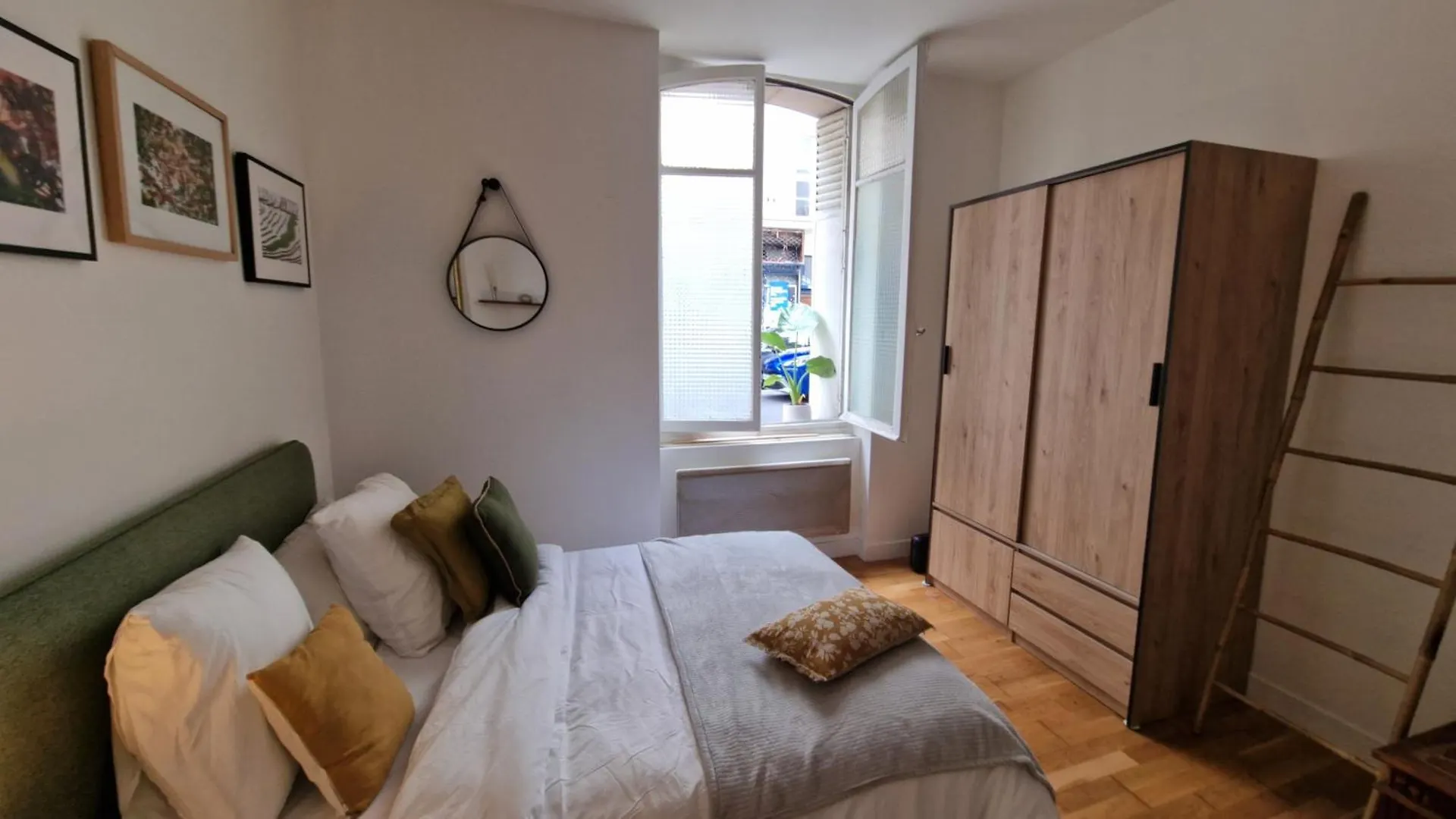 Center,Mantic And Fantastic Appartement, 1 Minute Metro ,Close To Eiffel Tour And Louvre Meusm 0*, Paříž